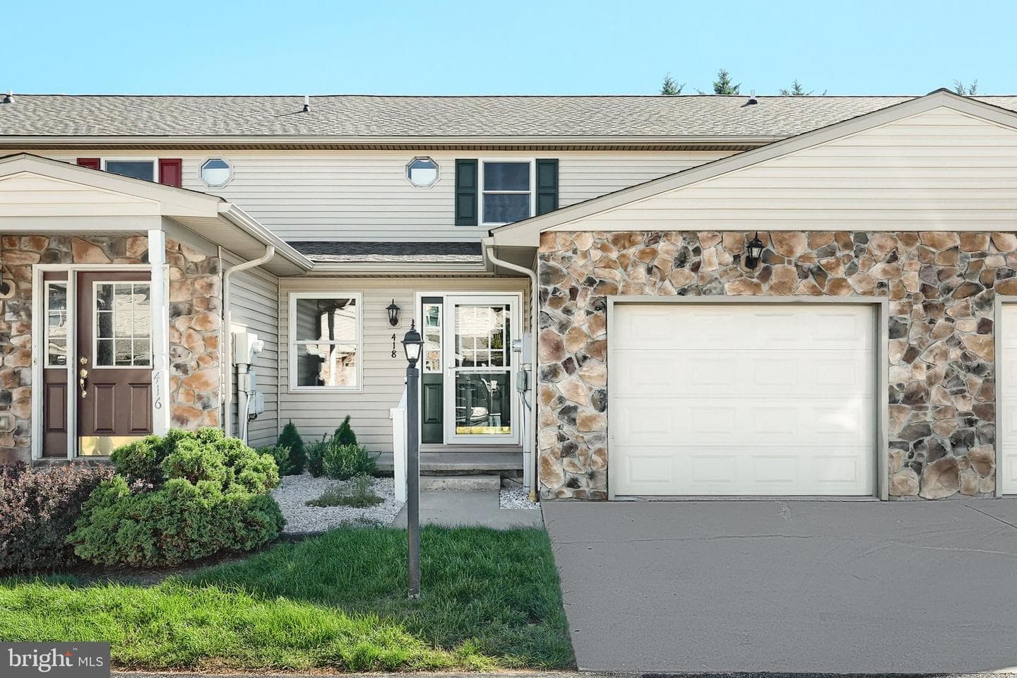 418 Springbrook Court photo 3
