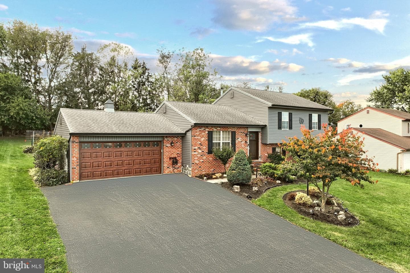 2816 Glen Hollow Drive photo 2