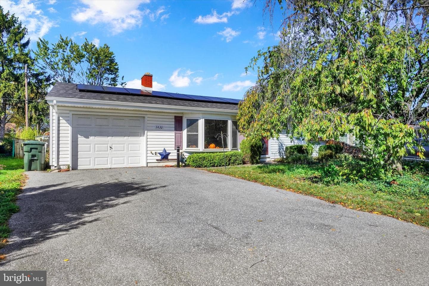 1432 Dartmouth Road photo 2