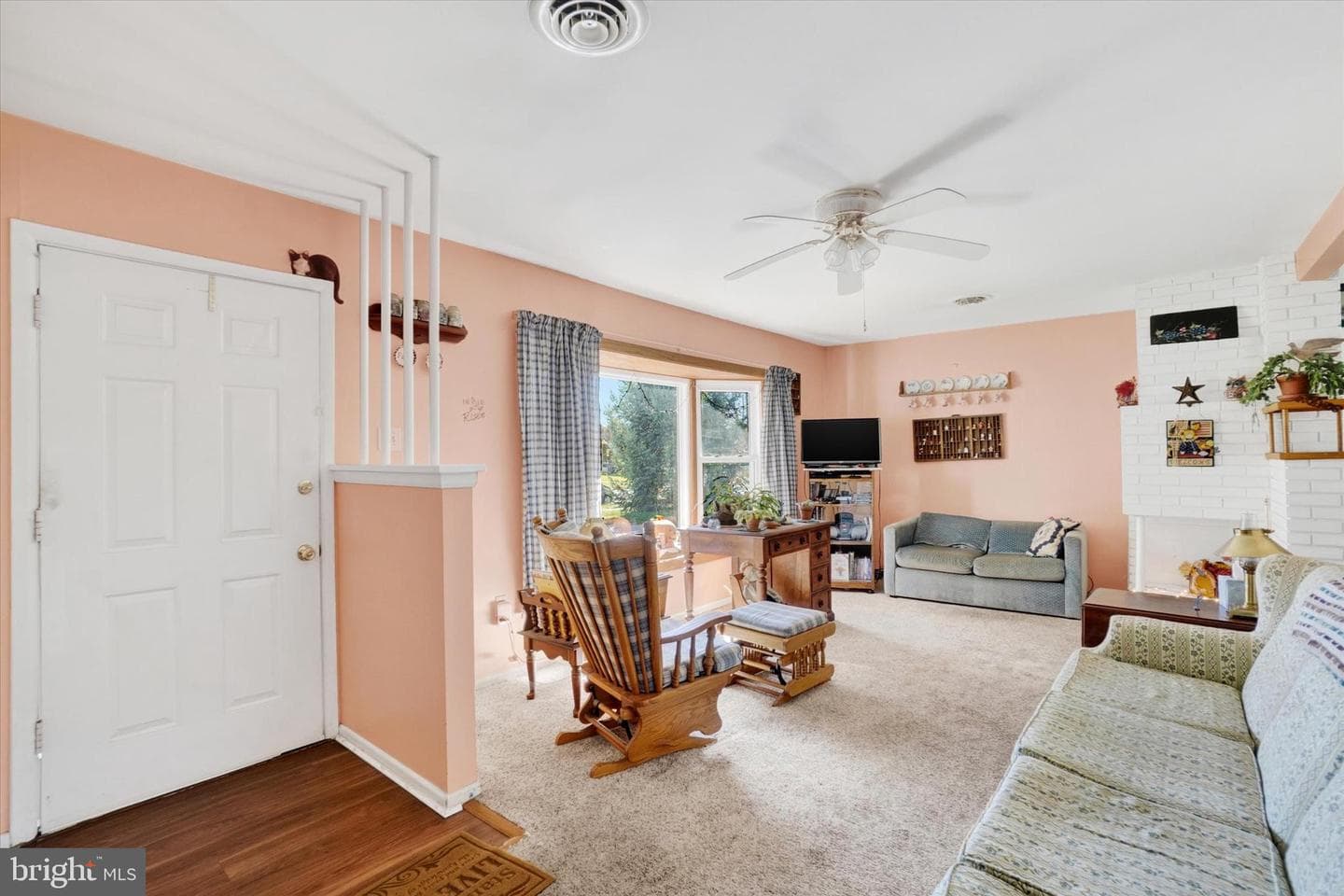 1432 Dartmouth Road photo 4