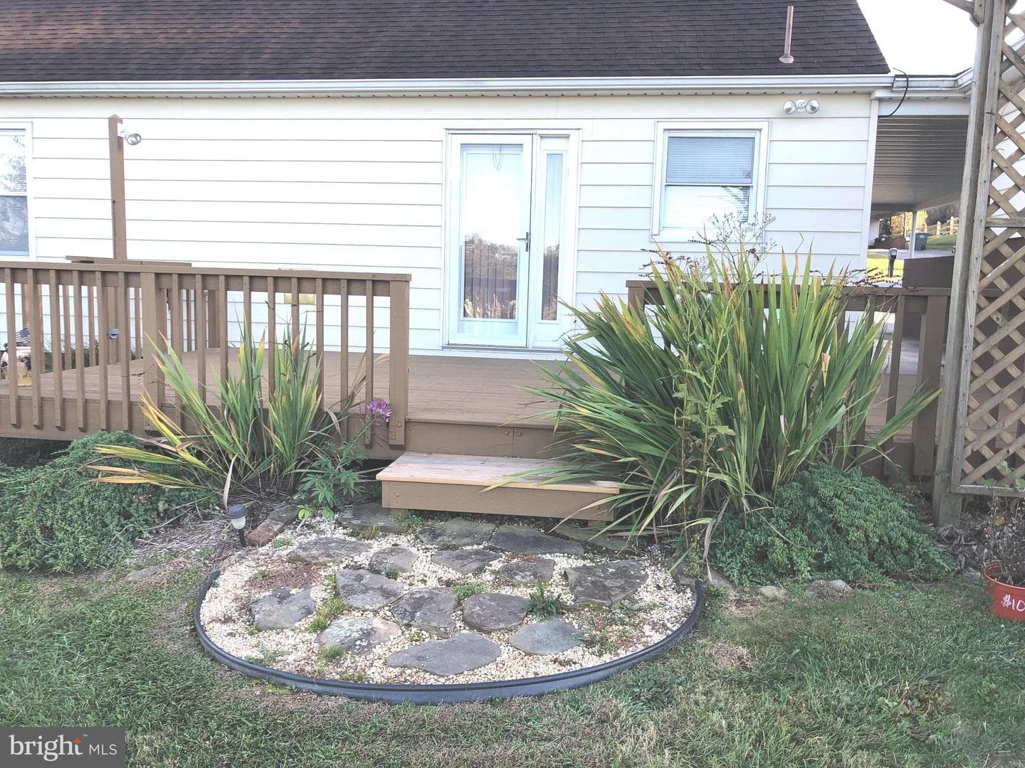 59 E Crestlyn photo 3
