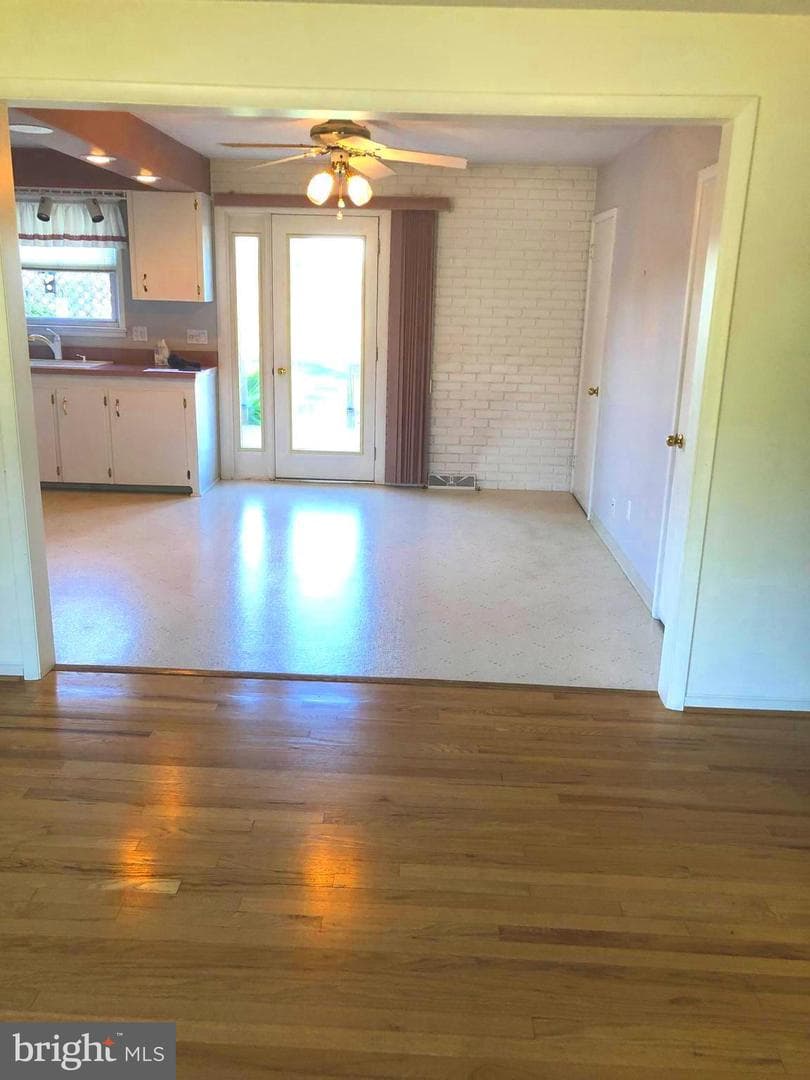 59 E Crestlyn photo 8