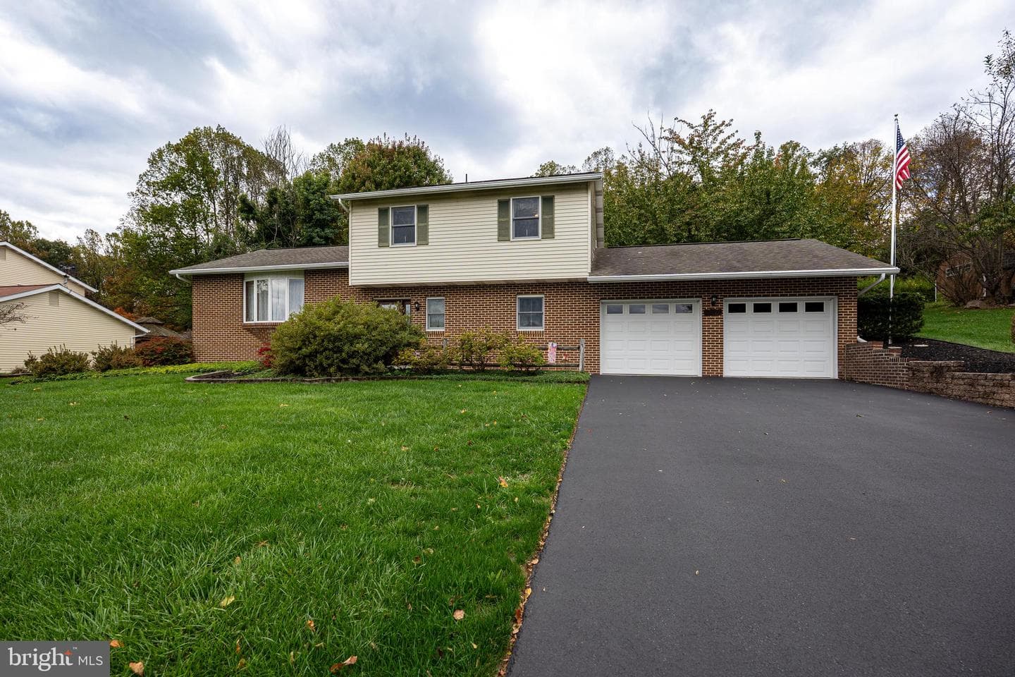 481 San Remo Place photo 2