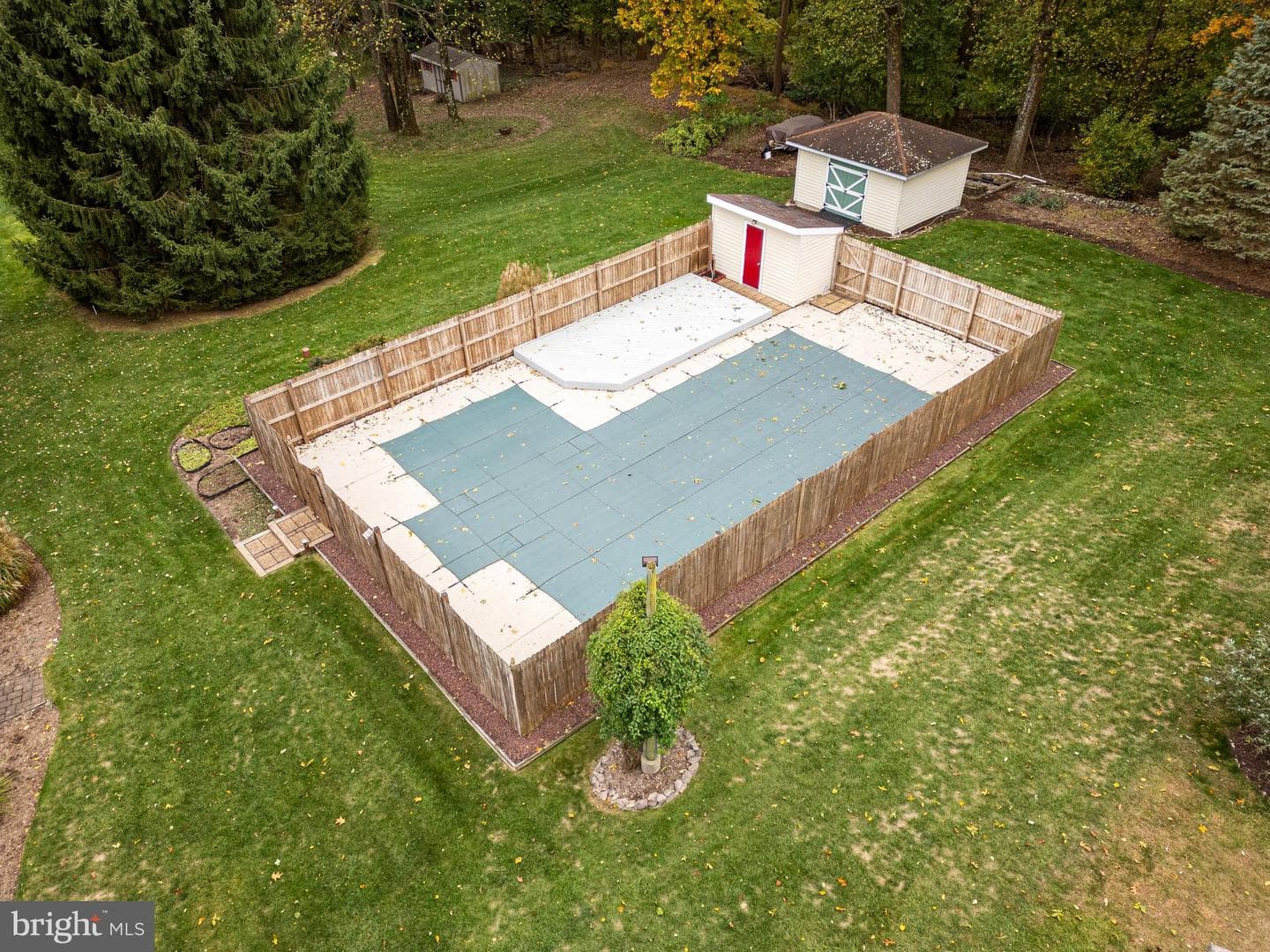 481 San Remo Place photo 35
