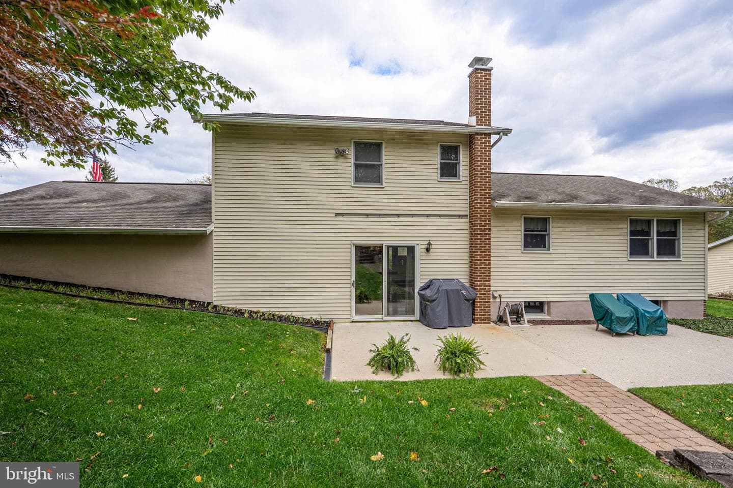 481 San Remo Place photo 39