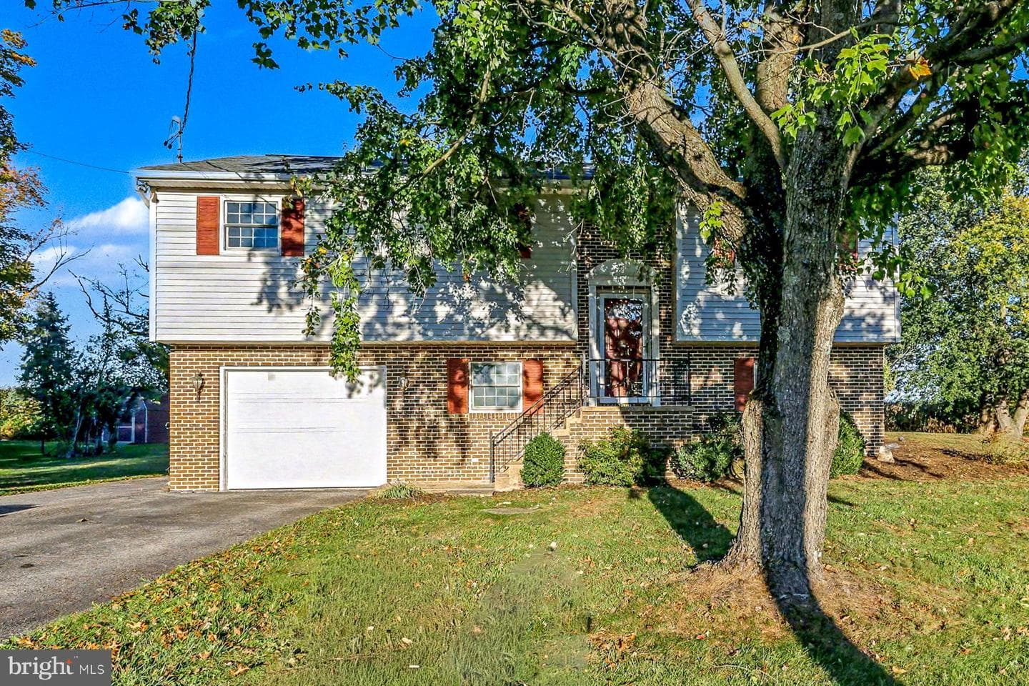 46 Maywood Road photo 2
