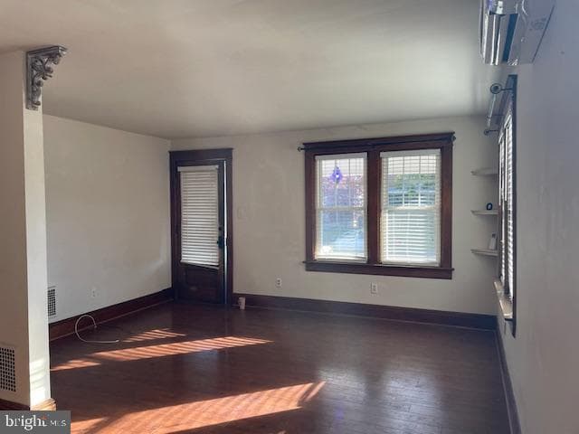 46 N Clinton Street photo 3