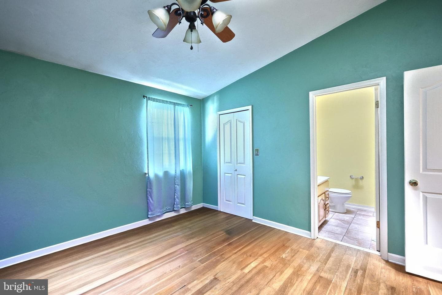 253 W Chestnut Street #11 photo 25
