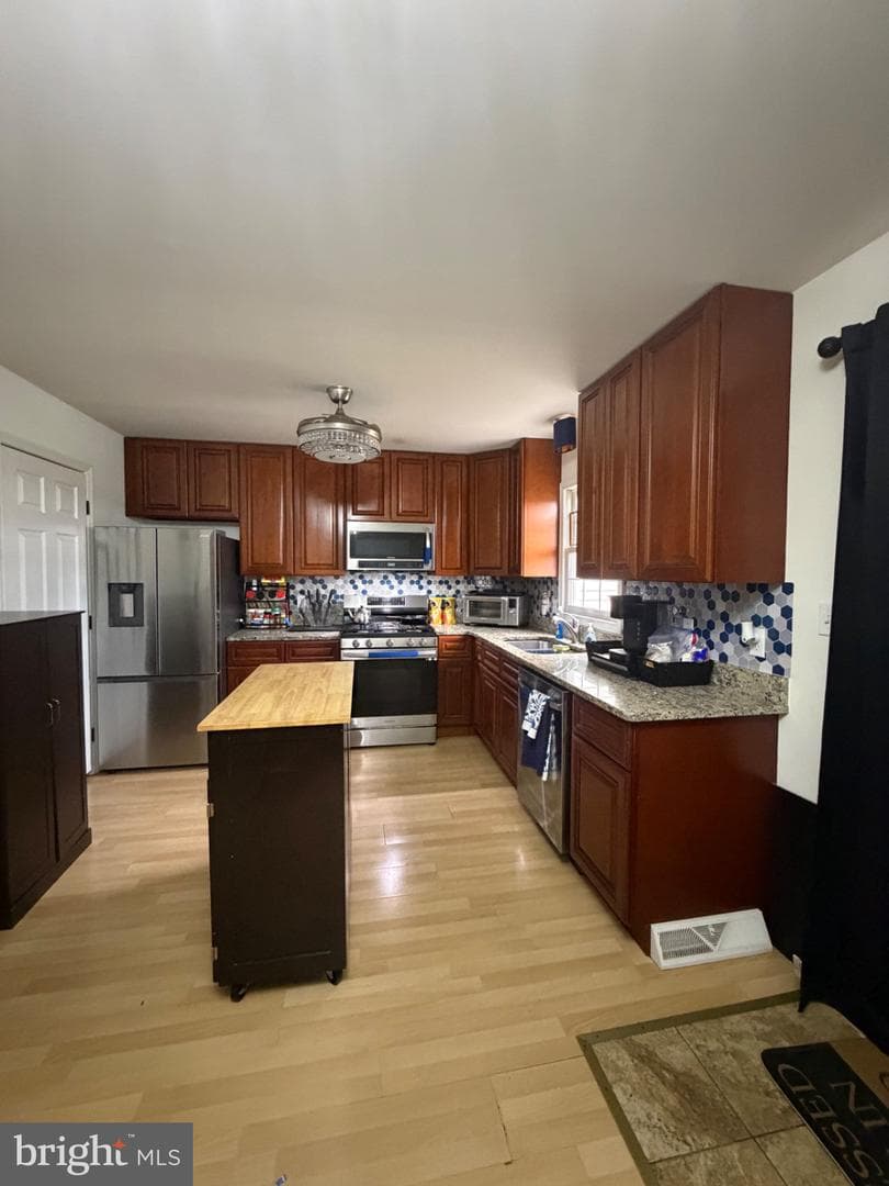 680 Robin Hill Circle photo 5