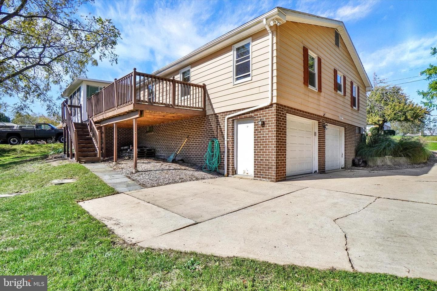 4650 Wolfs Church Road photo 3