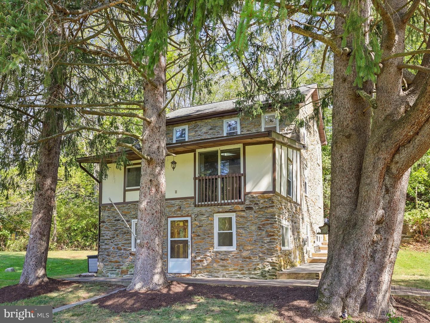 2122 W Springfield Road photo 3