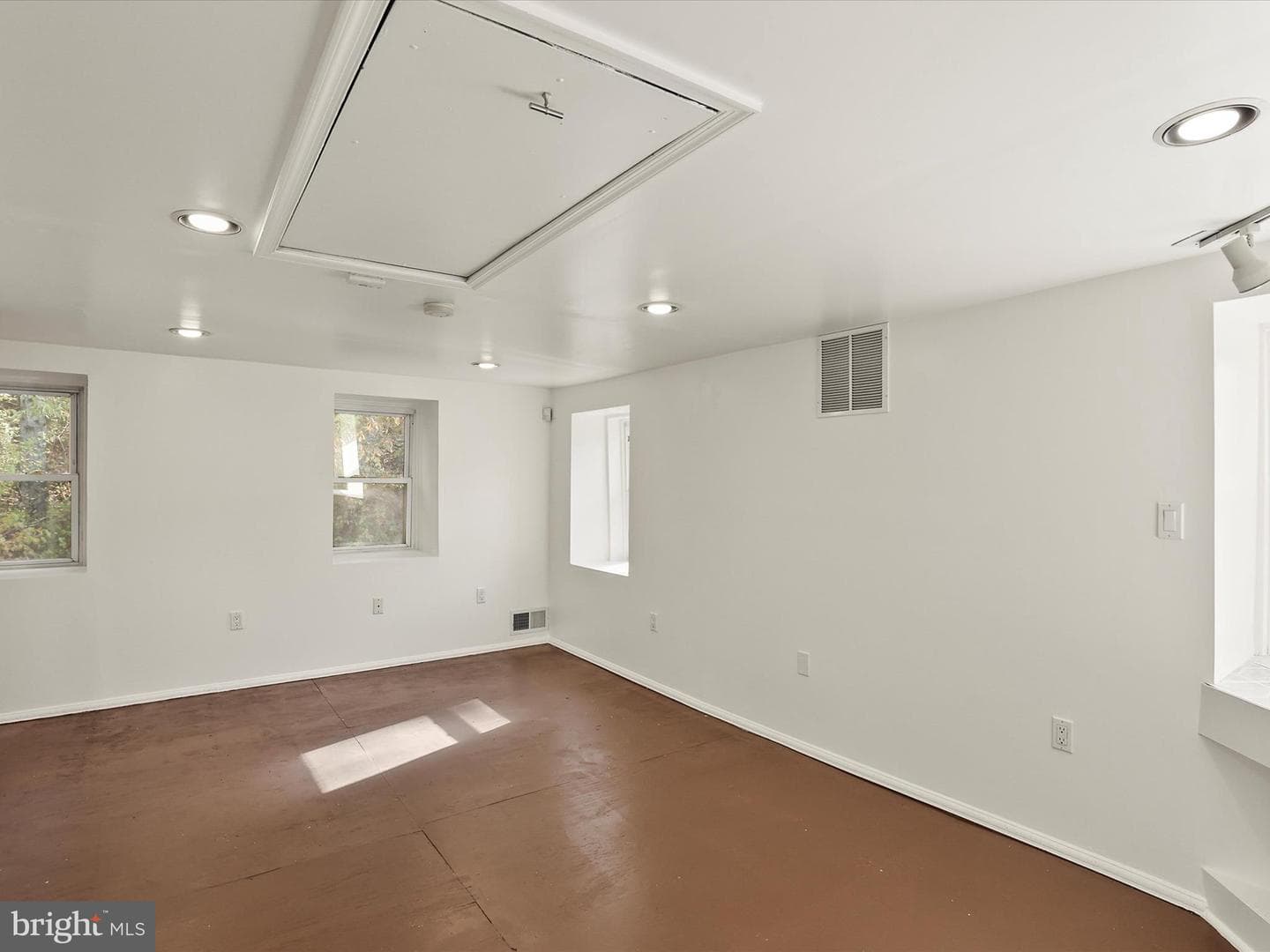 2122 W Springfield Road photo 40