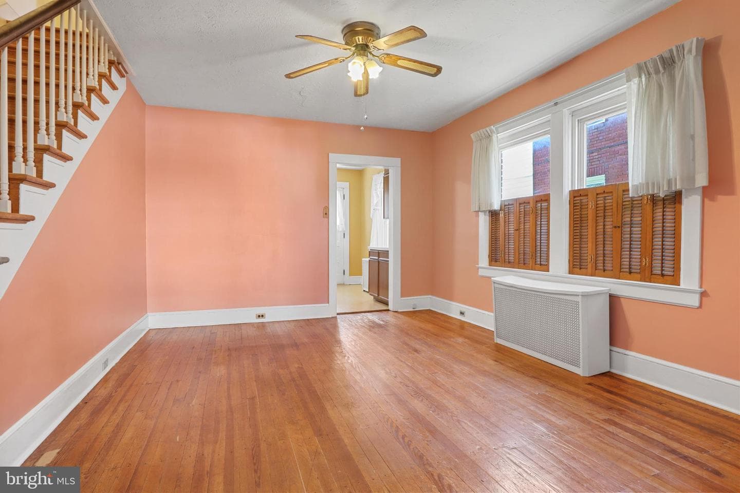 522 Ludlow Avenue photo 5