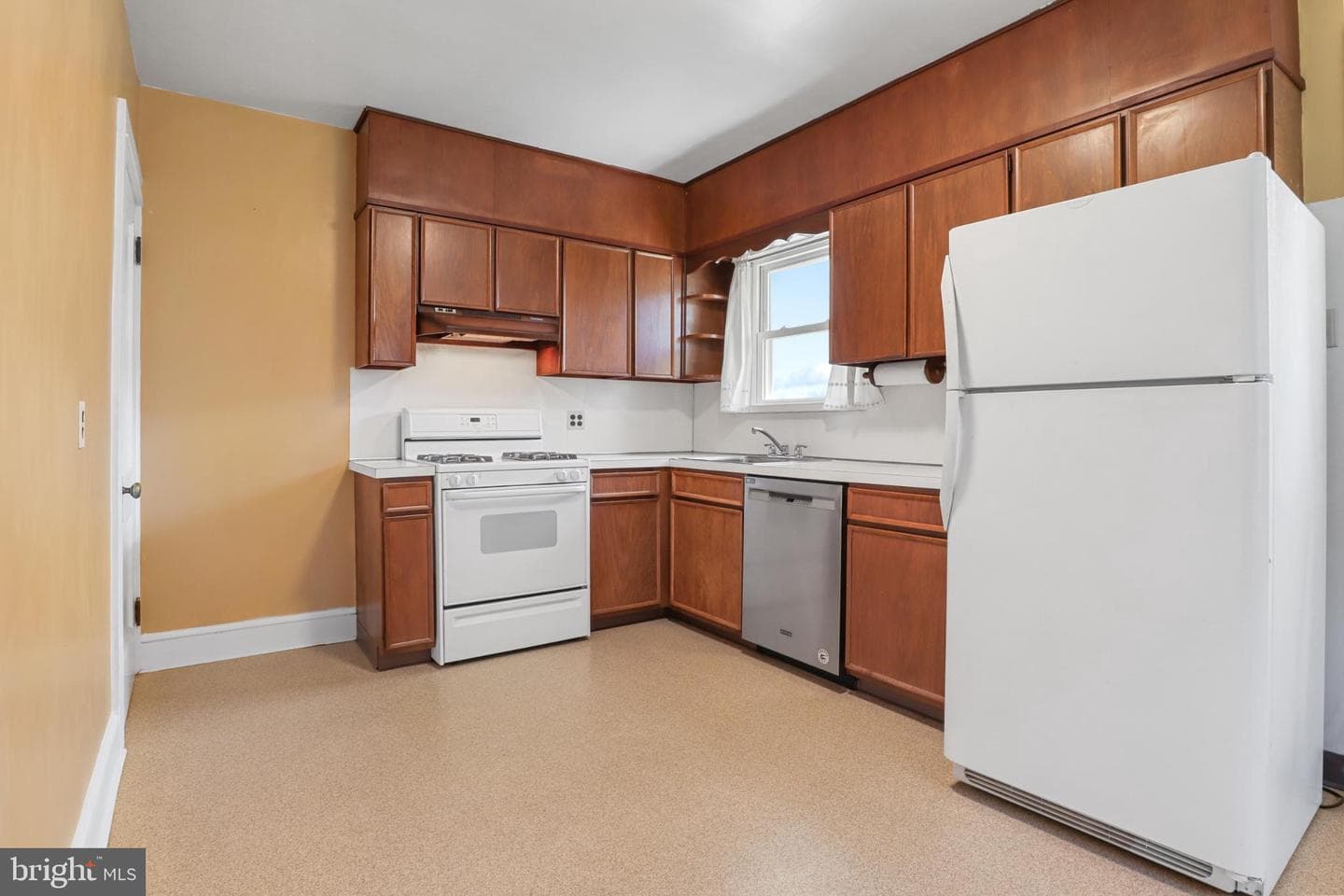522 Ludlow Avenue photo 7