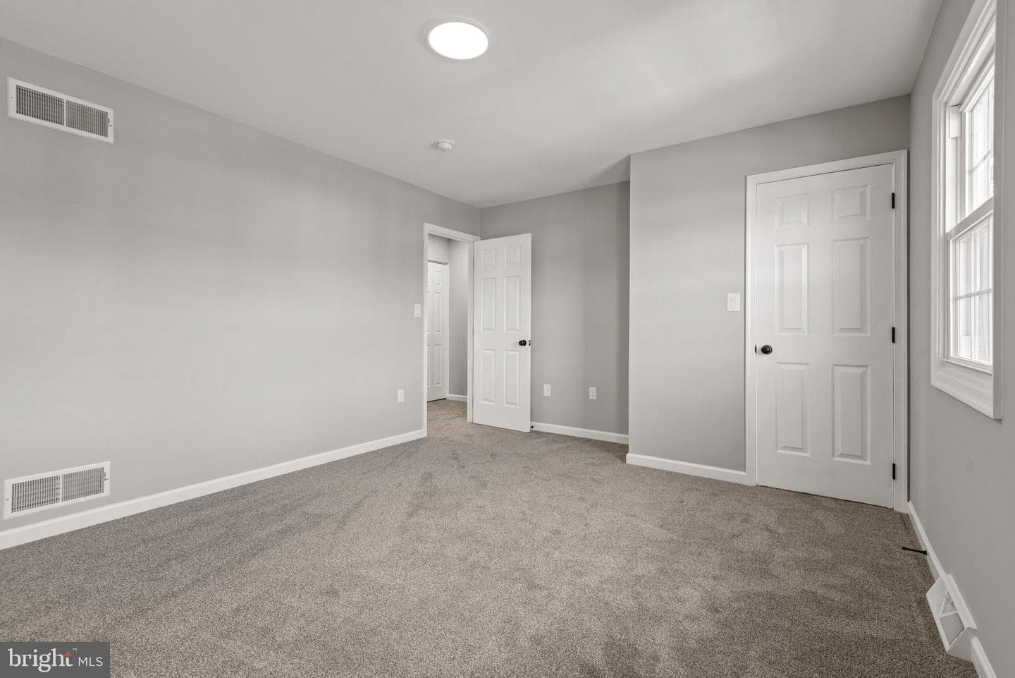 240 Robin Hill Circle photo 16