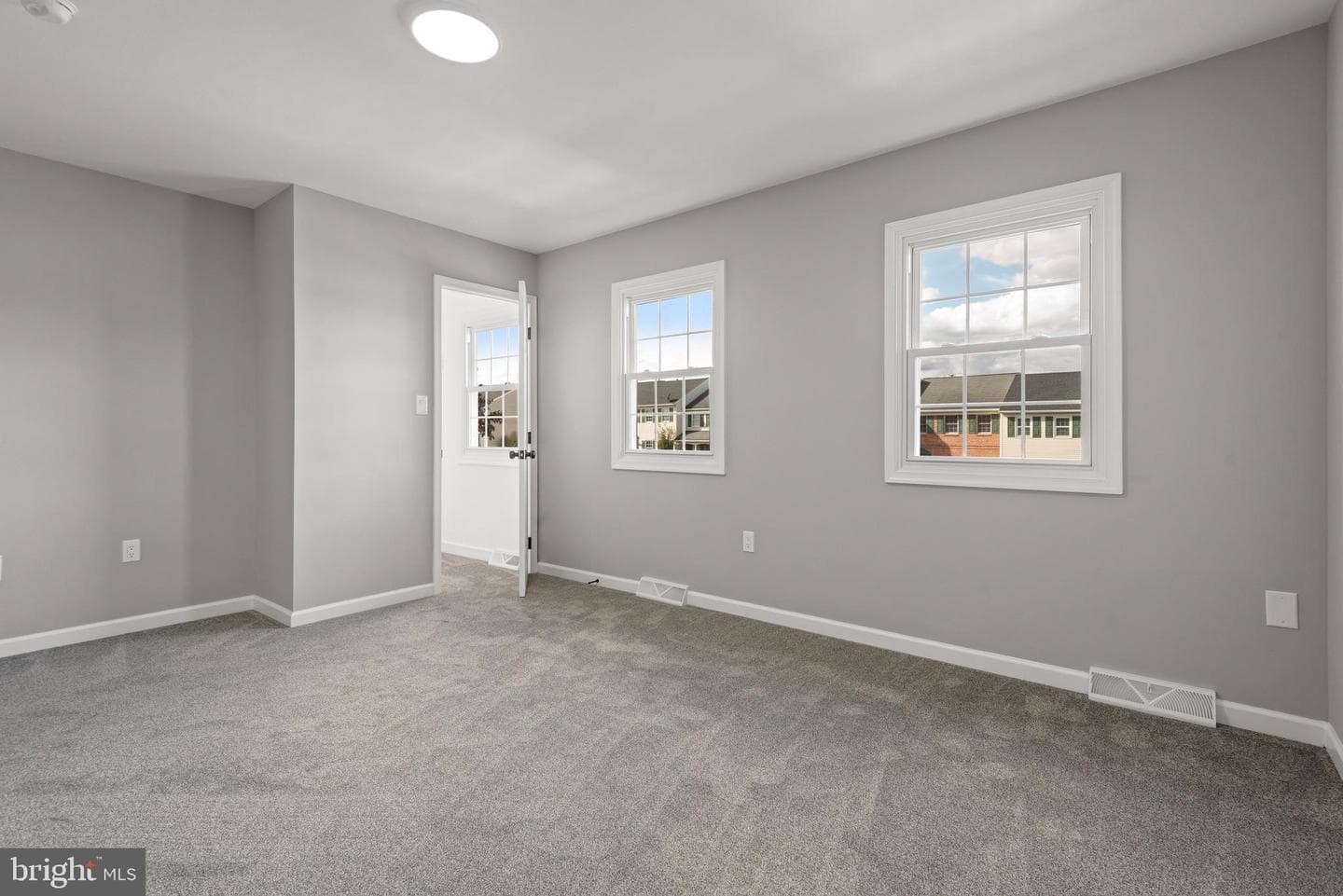 240 Robin Hill Circle photo 17