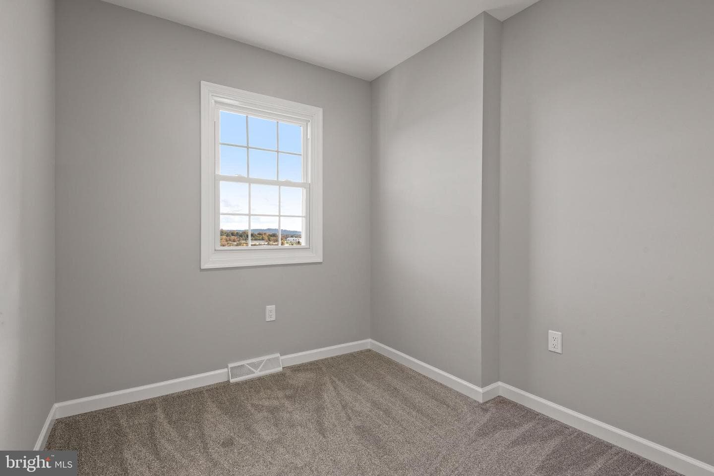 240 Robin Hill Circle photo 21