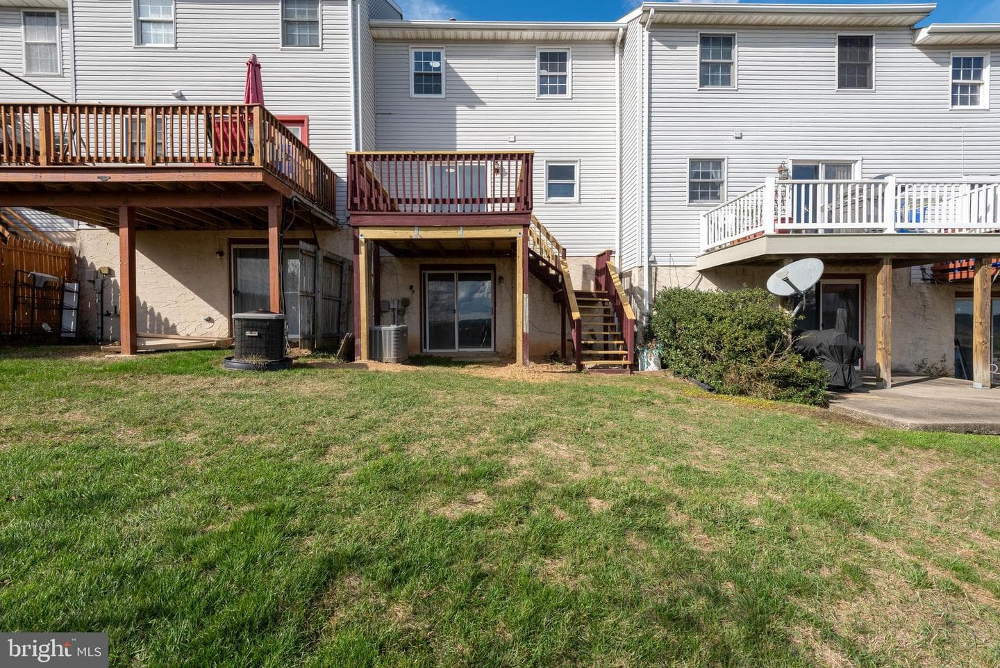 240 Robin Hill Circle photo 26