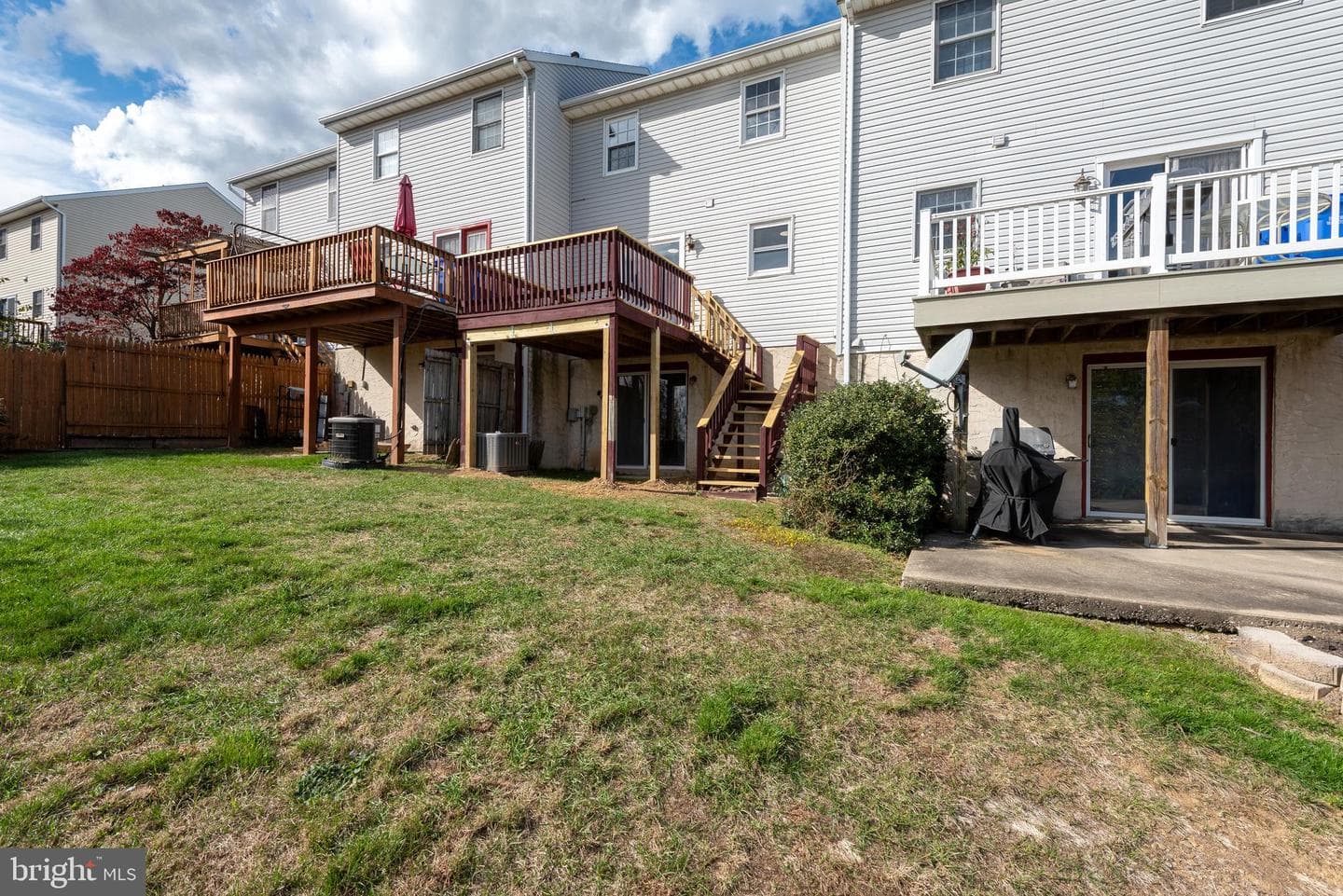 240 Robin Hill Circle photo 27