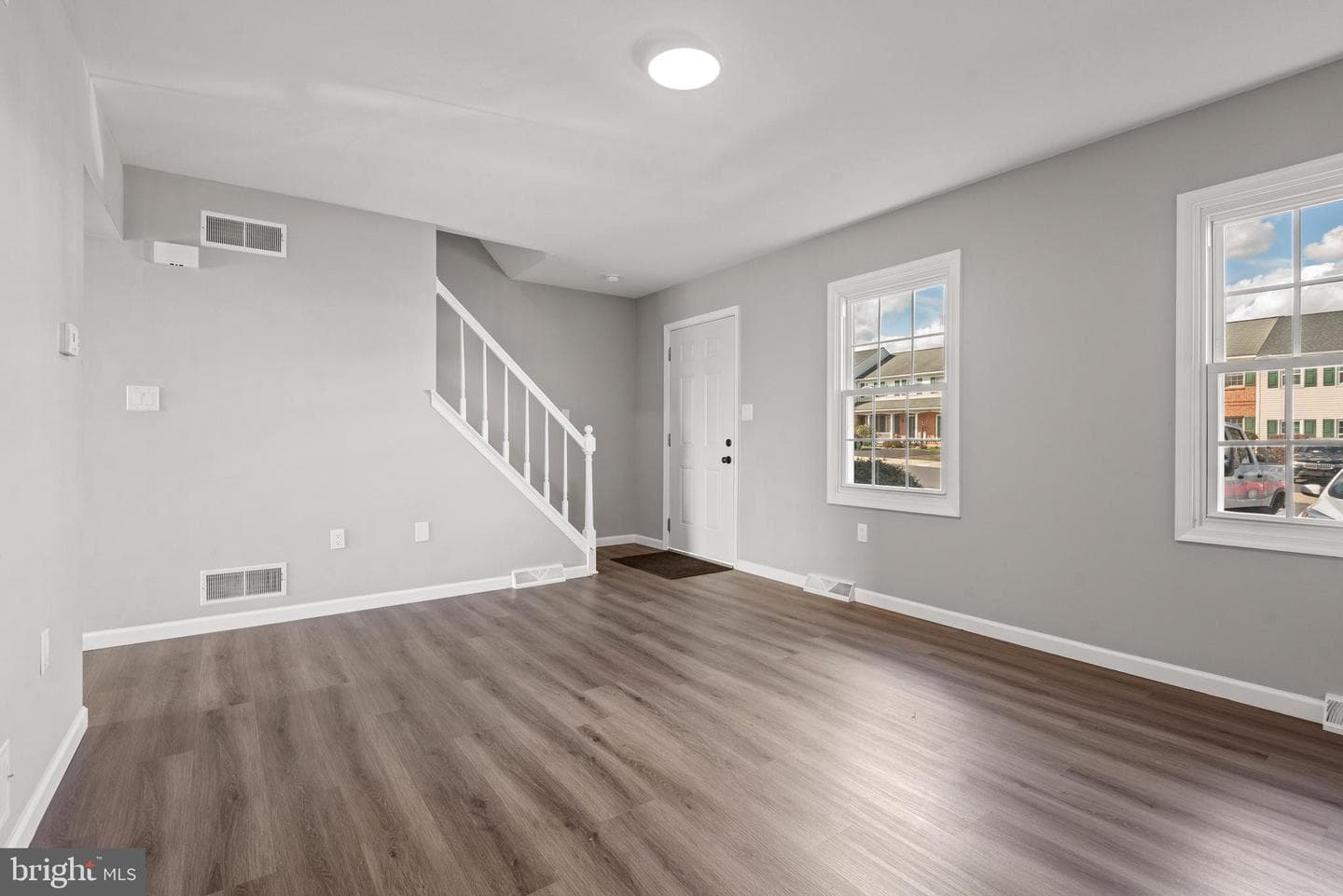 240 Robin Hill Circle photo 5