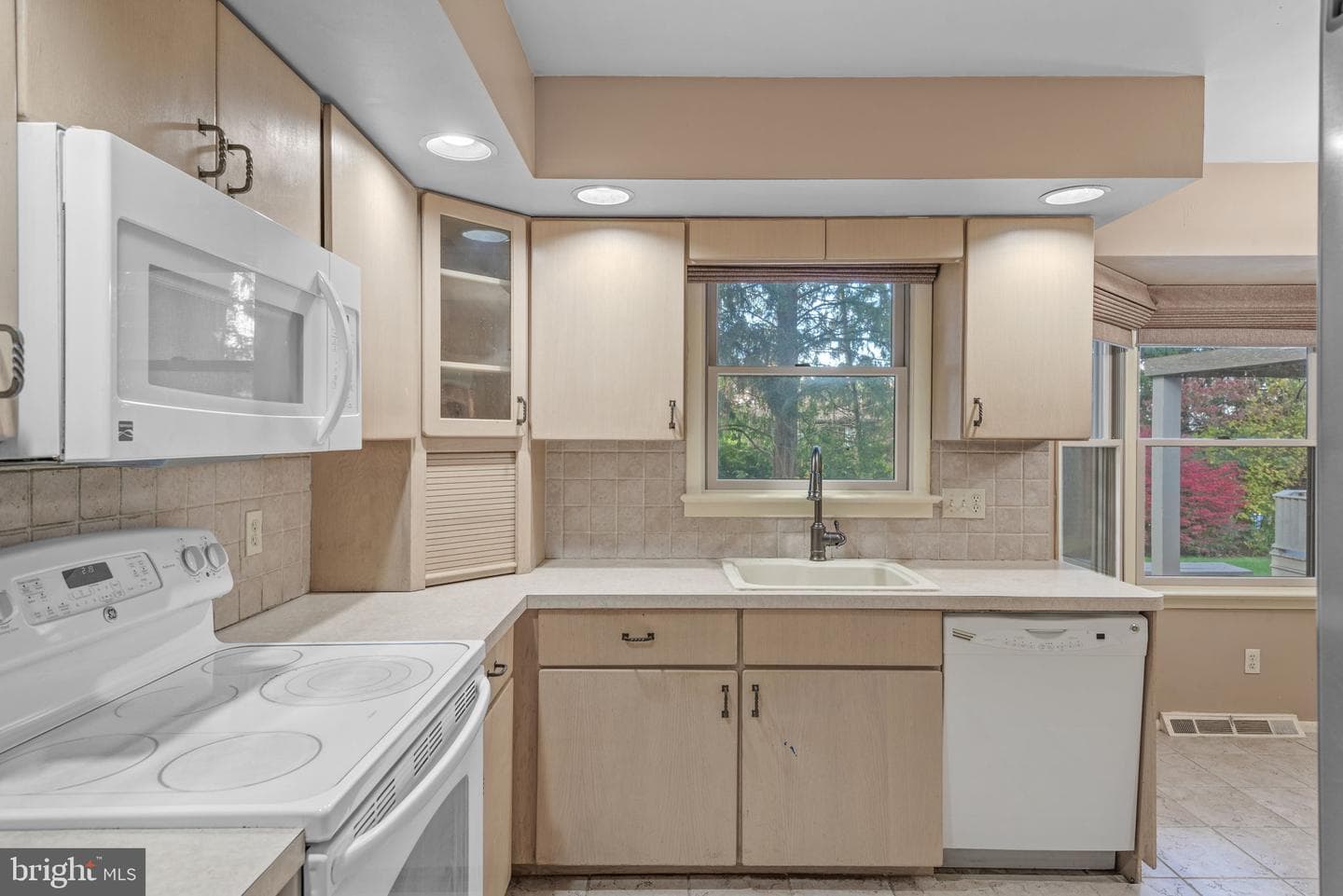 3045 Round Hill Road photo 17