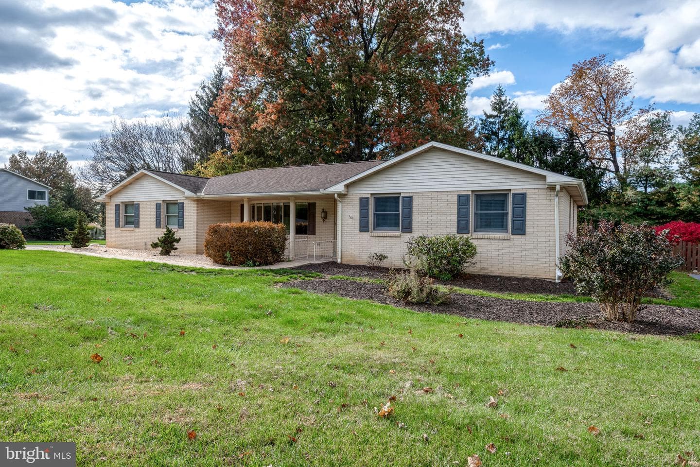 3045 Round Hill Road photo 2