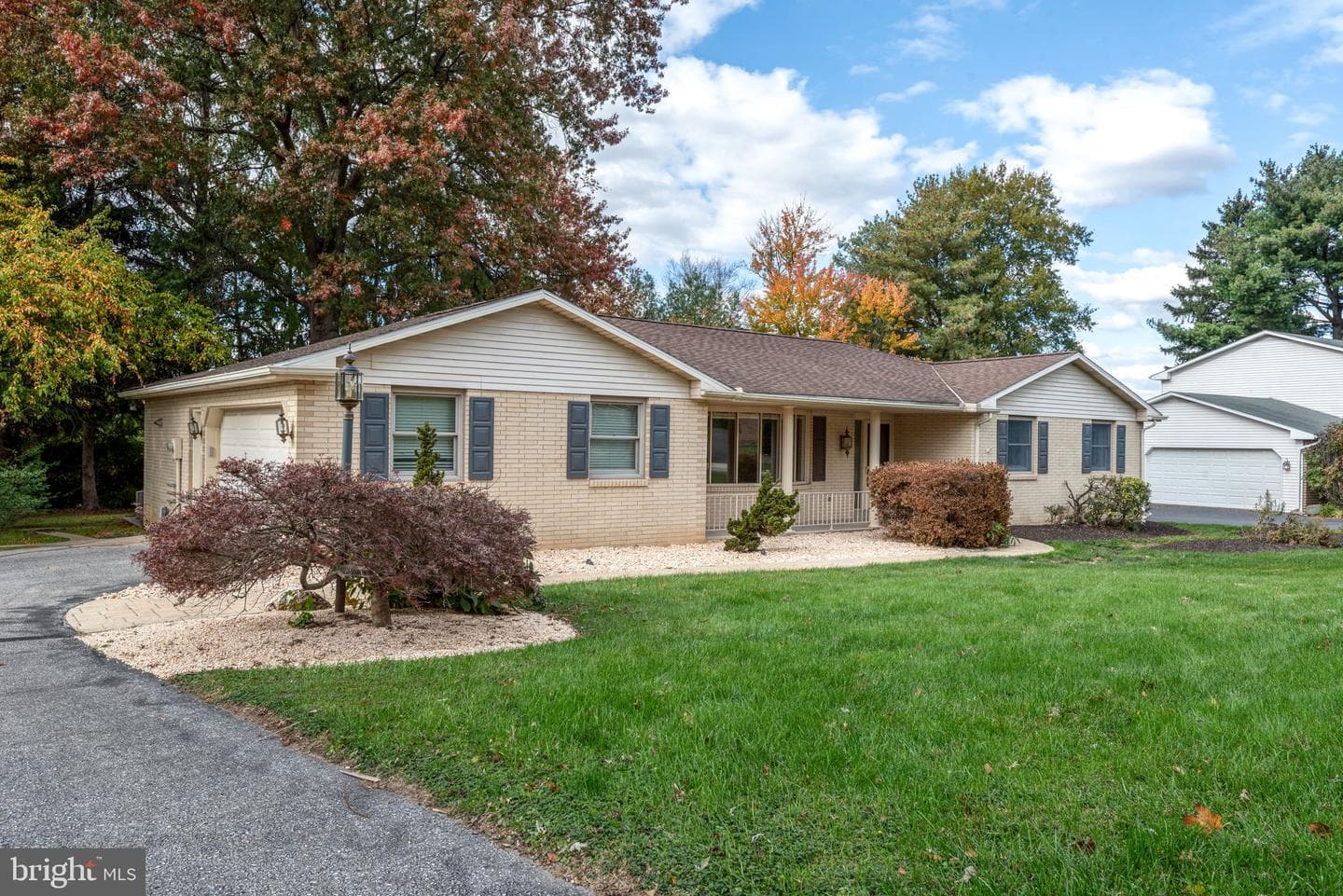 3045 Round Hill Road photo 3