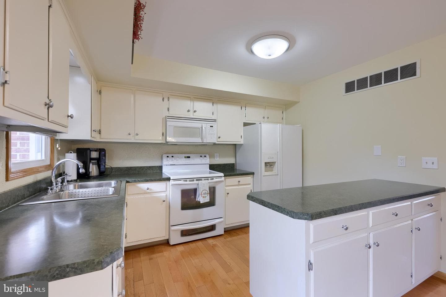 4 Logan Heights Road photo 12