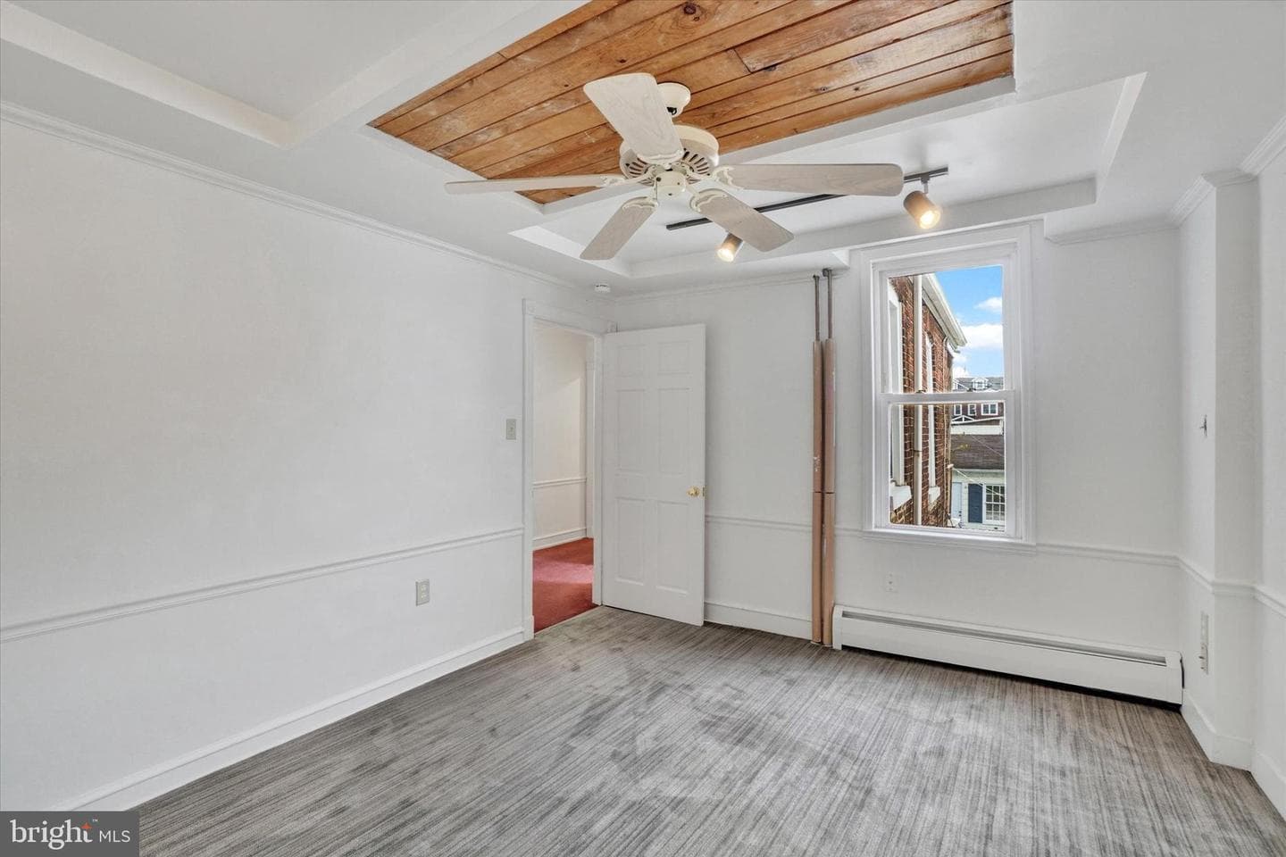 236 W Jackson Street photo 15