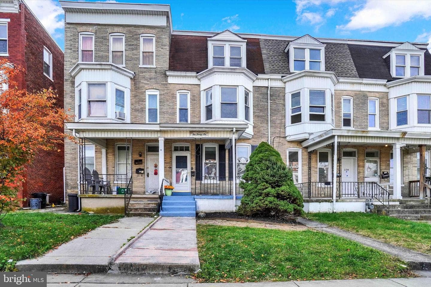 236 W Jackson Street photo 2