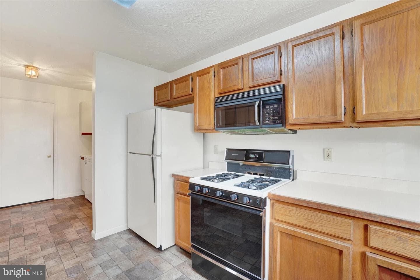 34 Jean Lo Way photo 11