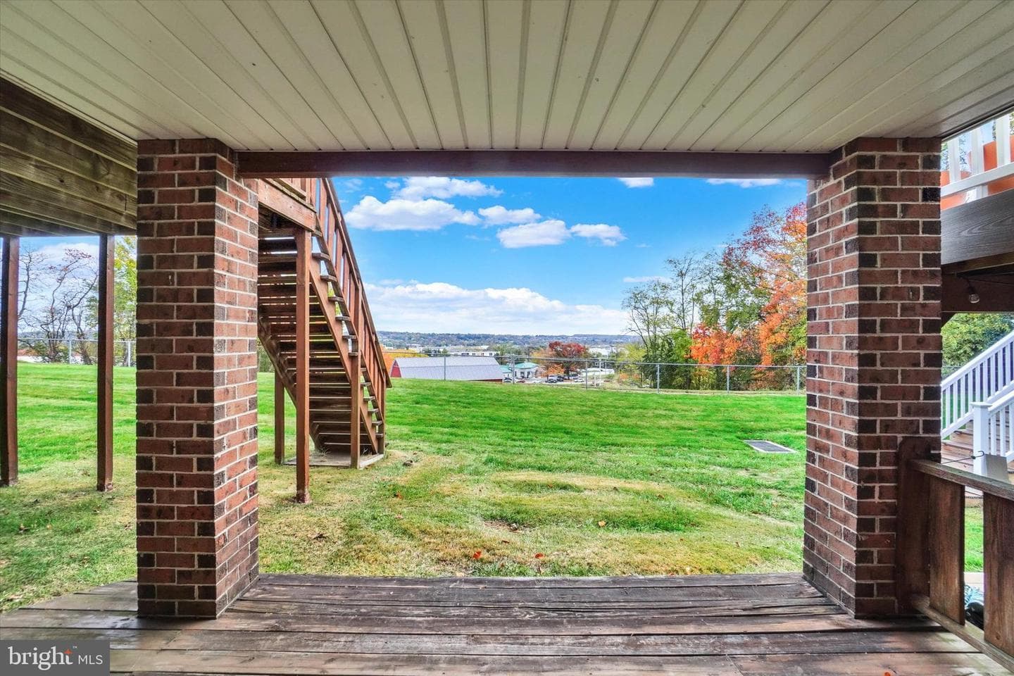 34 Jean Lo Way photo 26