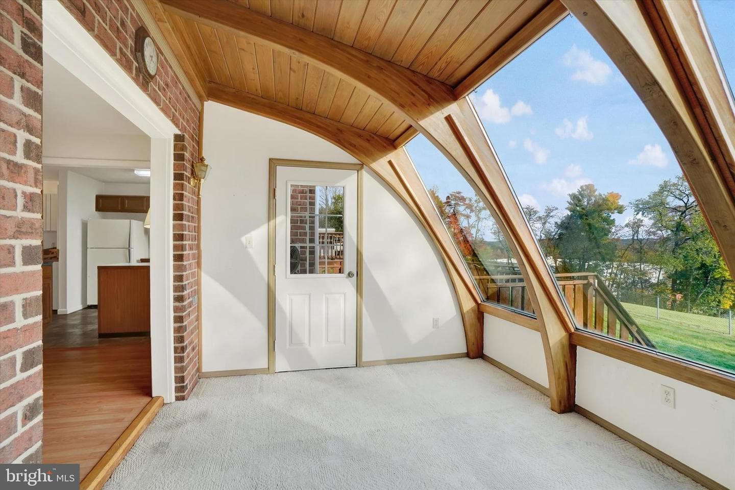 34 Jean Lo Way photo 8