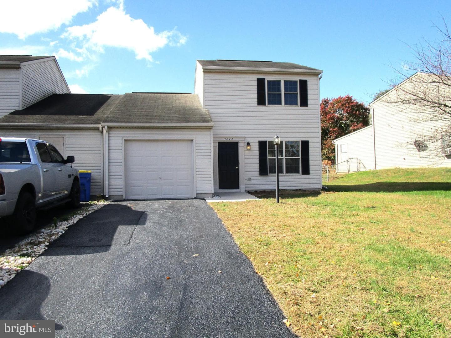 3044 Spectrum Road photo 2