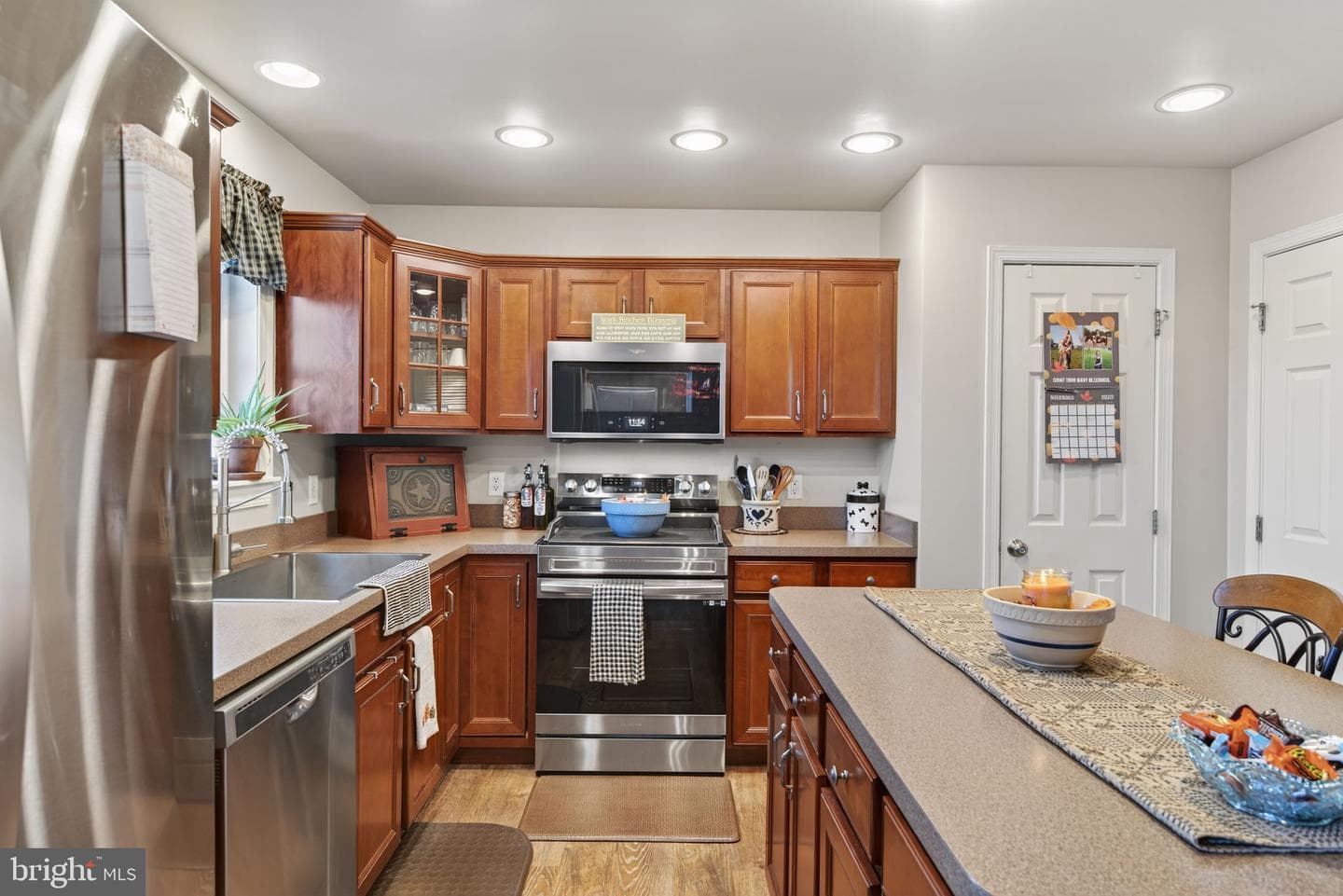 495 Thomas Armor Drive photo 16