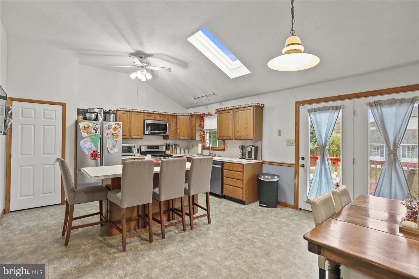 37 Magnolia Lane photo 14