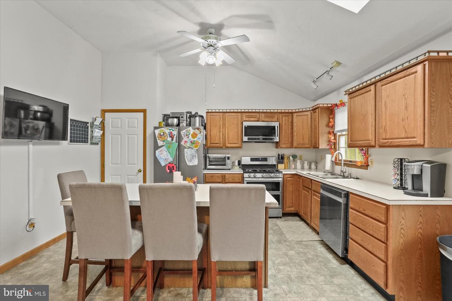 37 Magnolia Lane photo 16