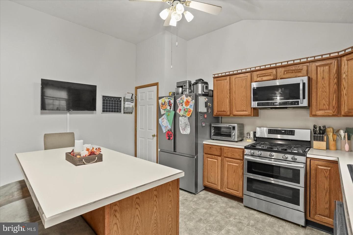 37 Magnolia Lane photo 18