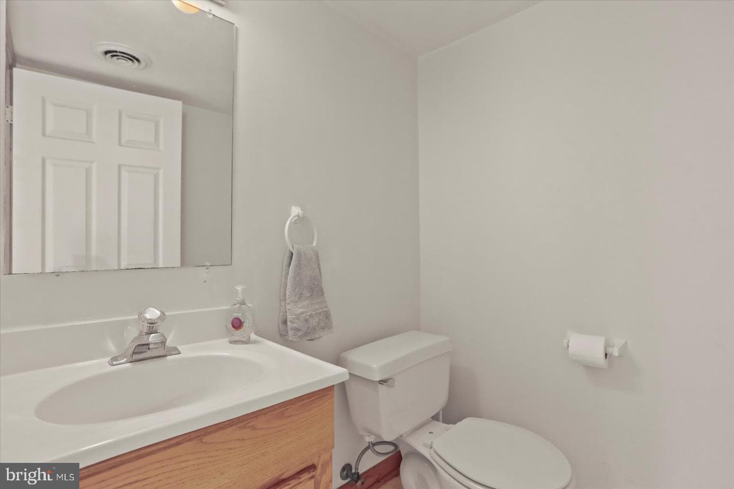 37 Magnolia Lane photo 32