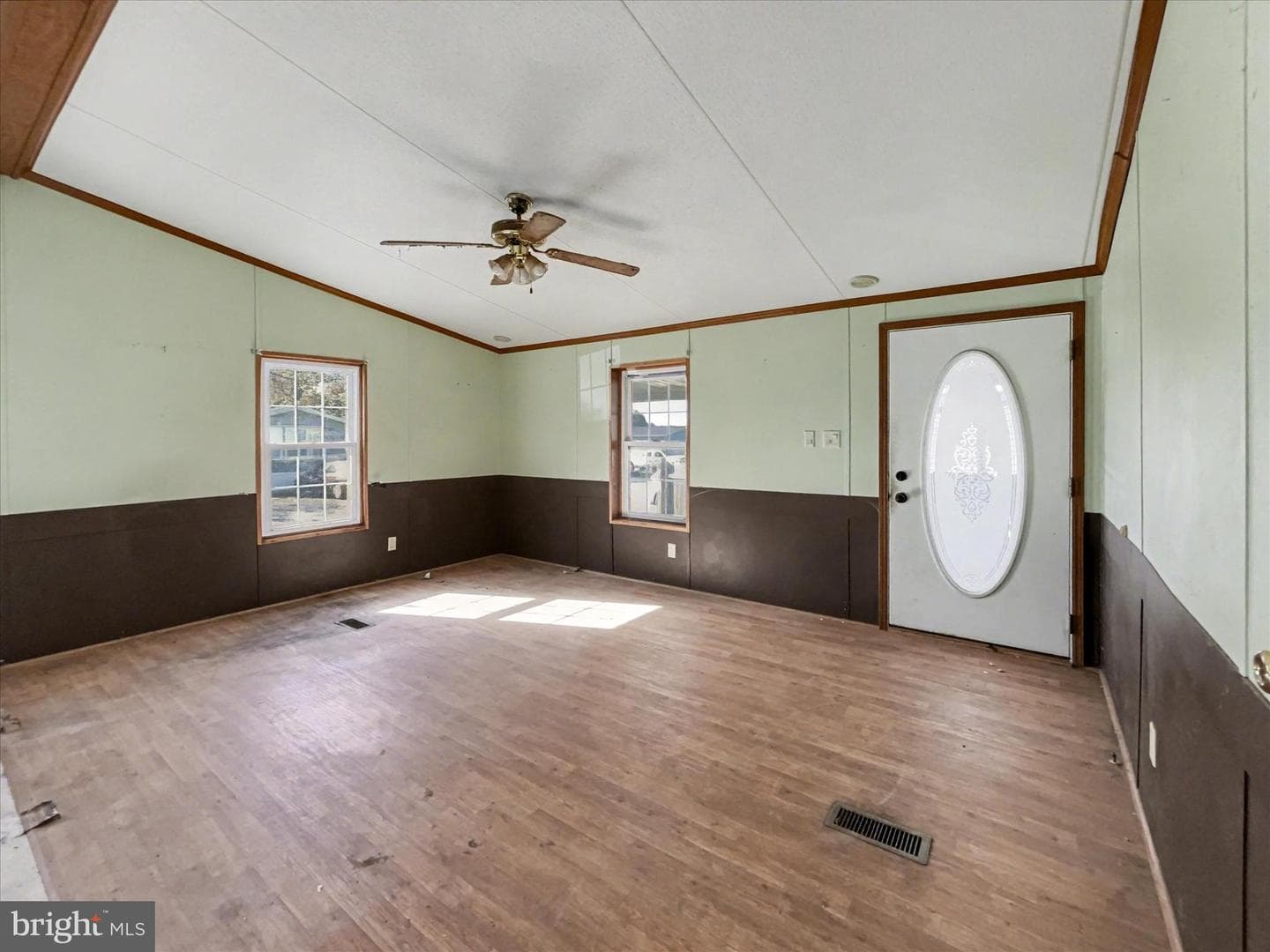 1680 Wood Crest Lane photo 3