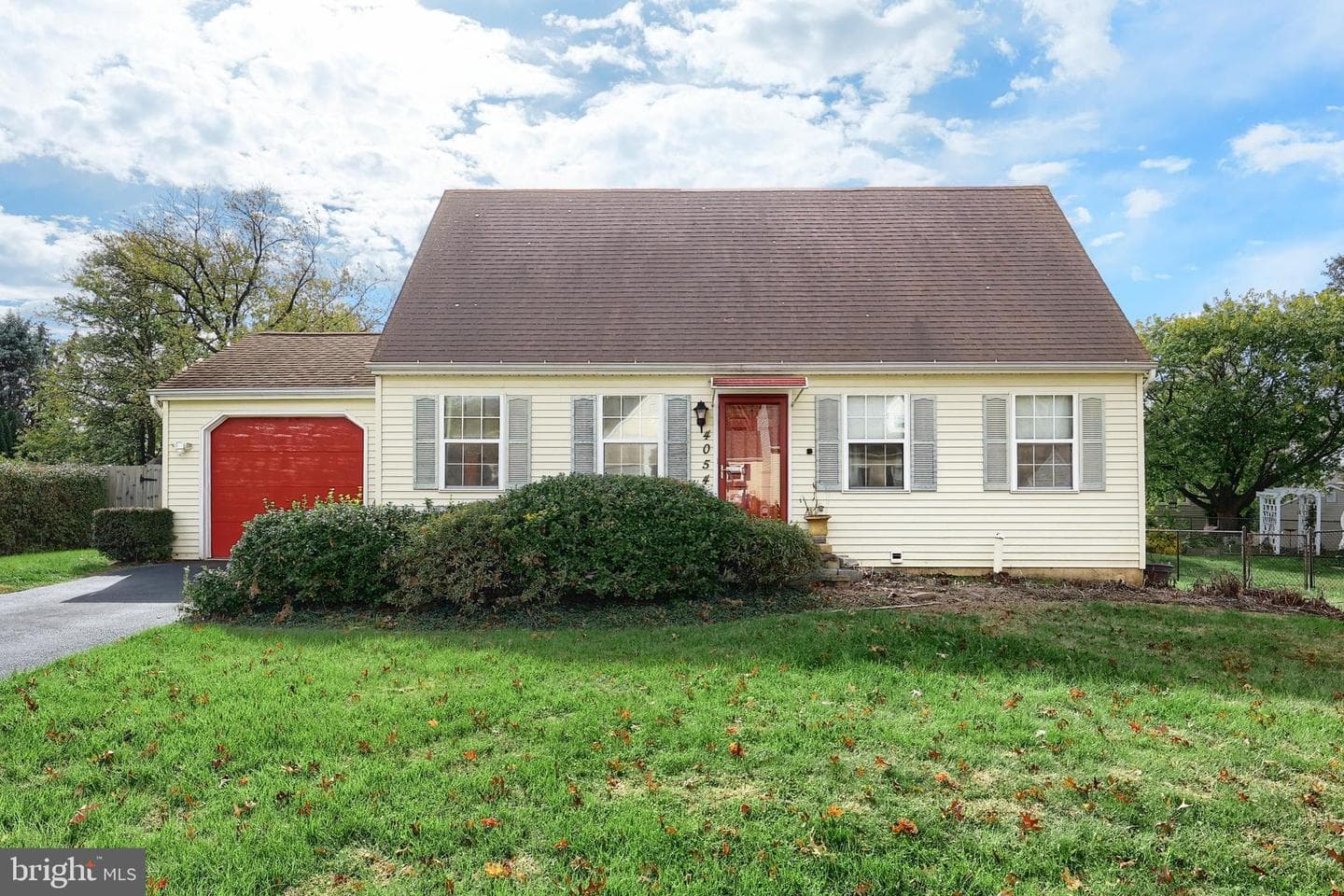 4054 Sandra Drive photo 2