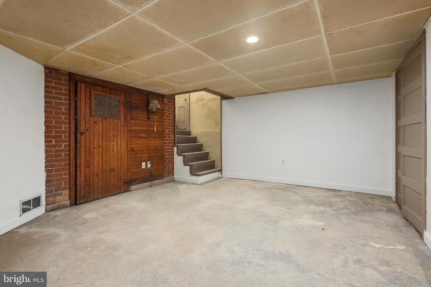300 Baer Avenue photo 35
