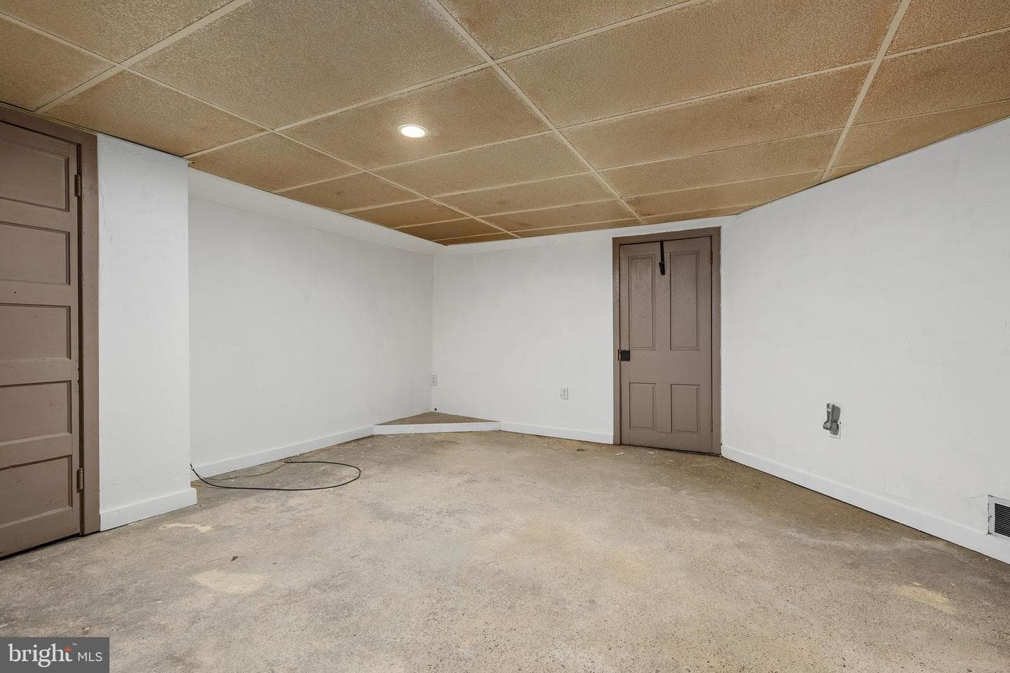 300 Baer Avenue photo 36