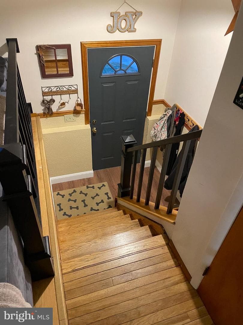 270 Canary Circle photo 2