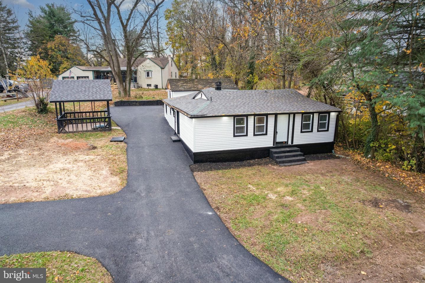 2132 Log Cabin Road photo 10