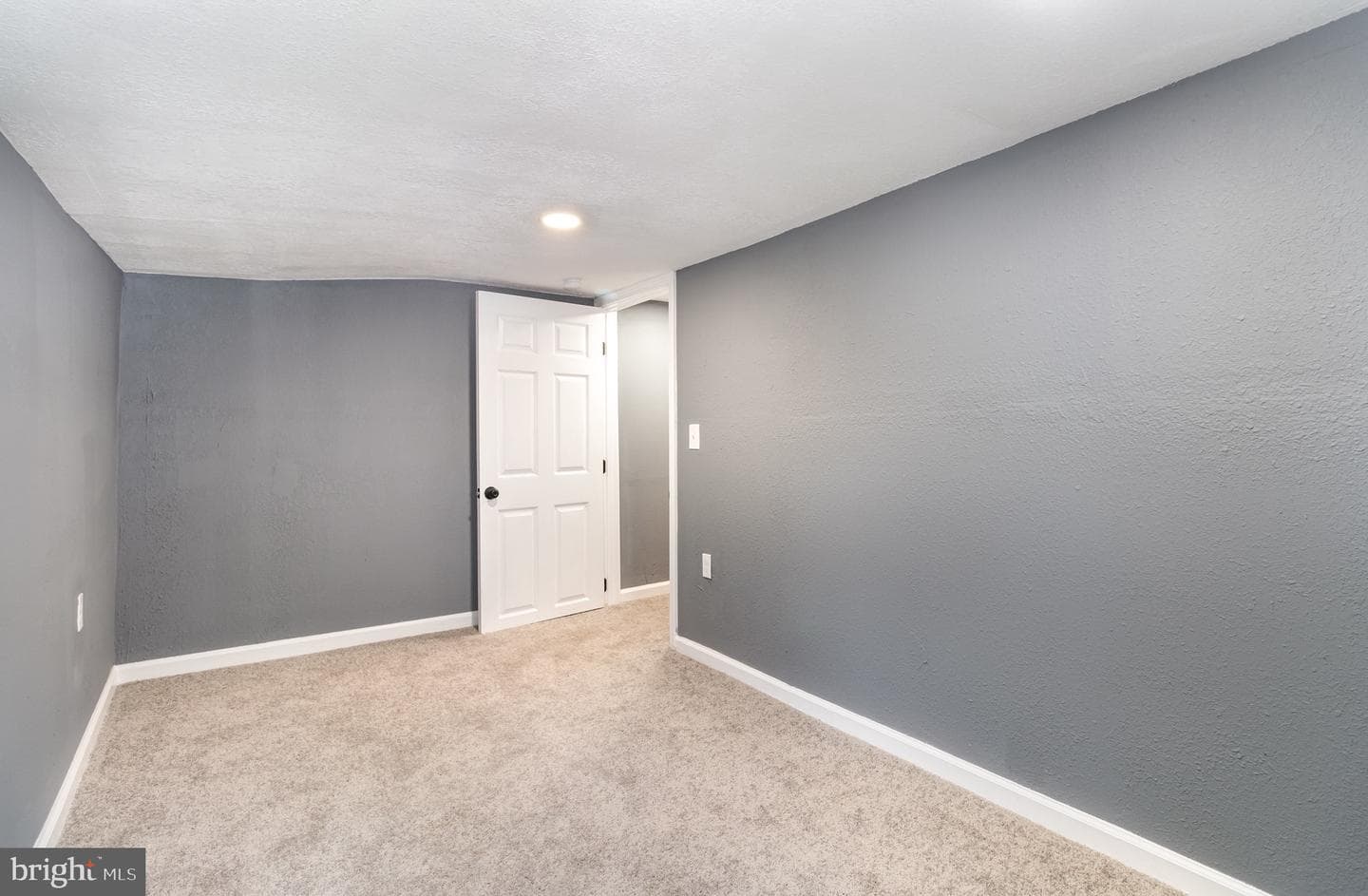 2132 Log Cabin Road photo 15