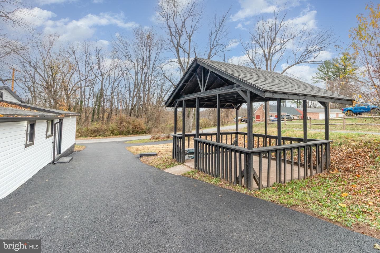 2132 Log Cabin Road photo 26
