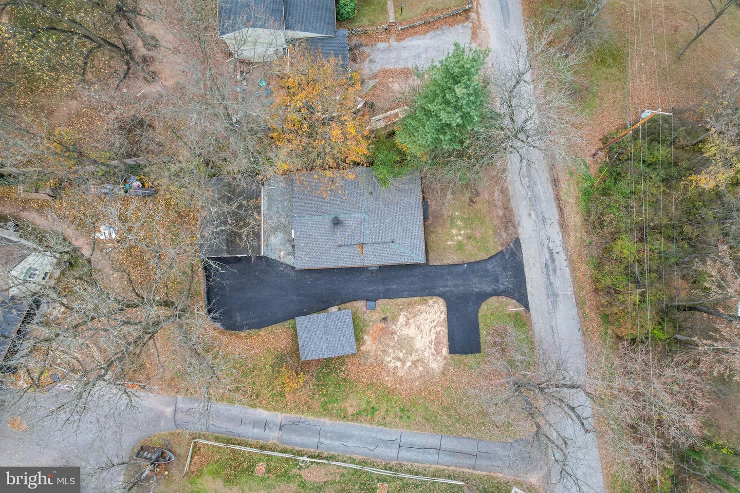 2132 Log Cabin Road photo 3
