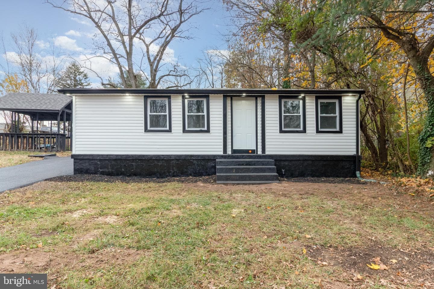 2132 Log Cabin Road photo 5