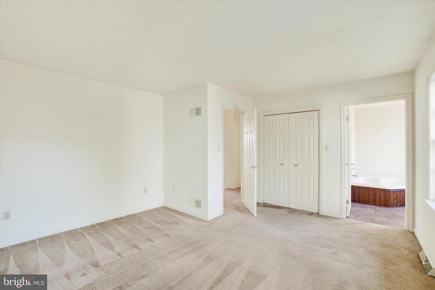 25 Jean Lo Way photo 15